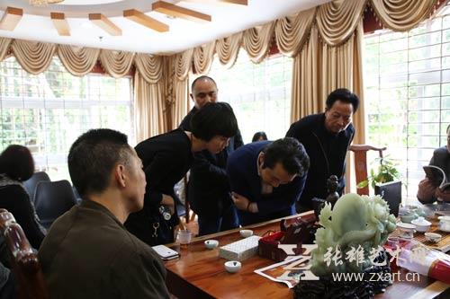 以藏会友：稀罕“宝贝”现身张雄书画院