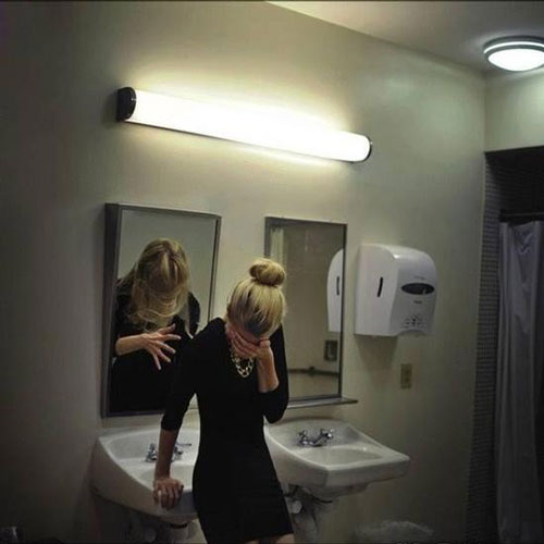 也许与她心理学专业的背景有关，Rachel Baran的作品对情绪的把控十分的准确，没有令人恐慌的画面，也没有令人不适的惊悚。Rachel Baran的作品现已登上国际各大摄影网站与书籍封面，她甚至还接到了海外的工作委托。