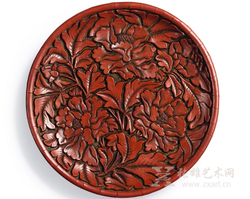 46 元 十四世纪 剔红牡丹花圆盘估价300,000 — 500,000港币